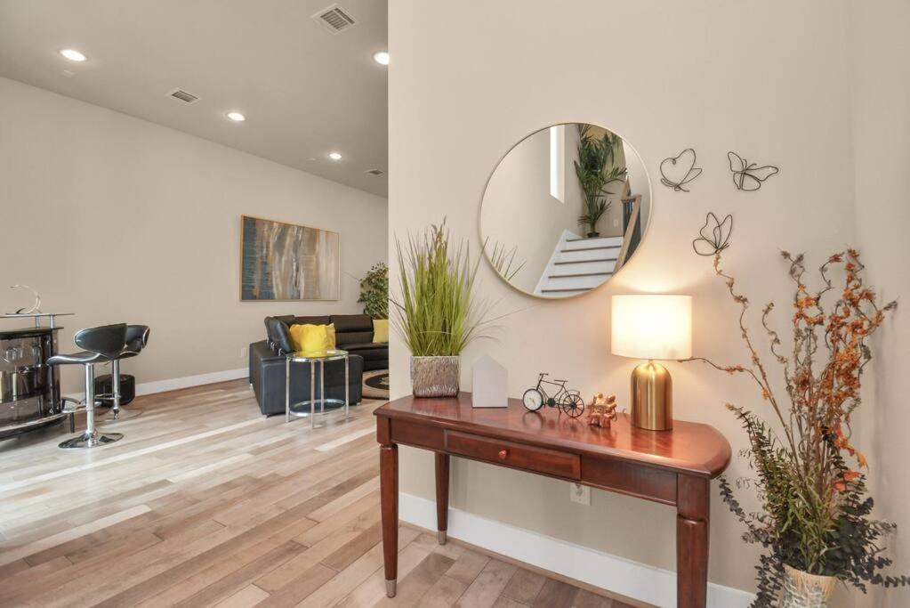 Beautiful Luxurious Houston Galleria Home Kültér fotó